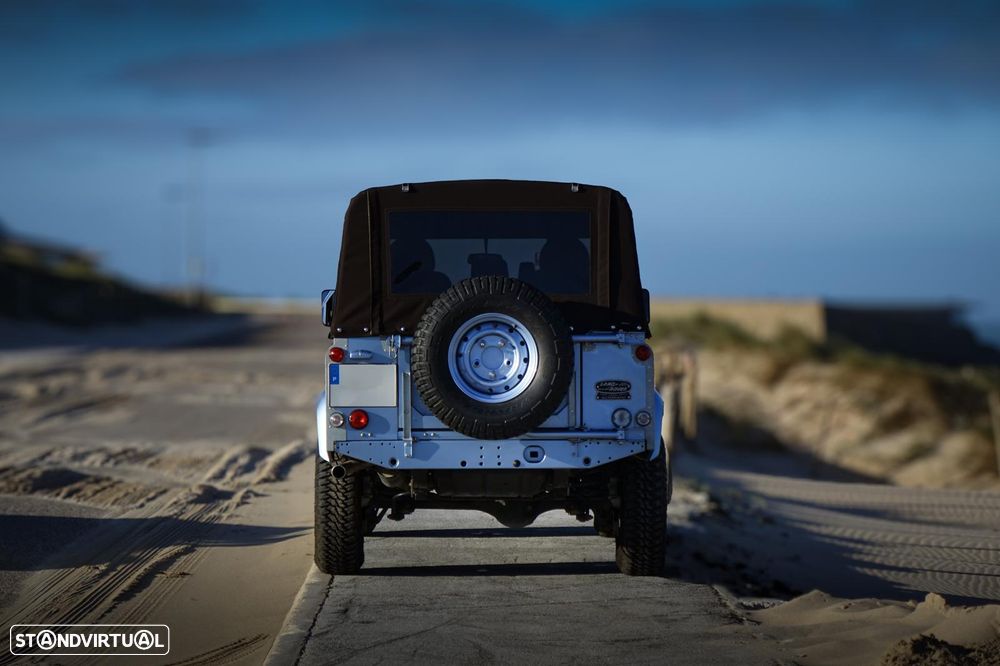 Land Rover Defender - 7