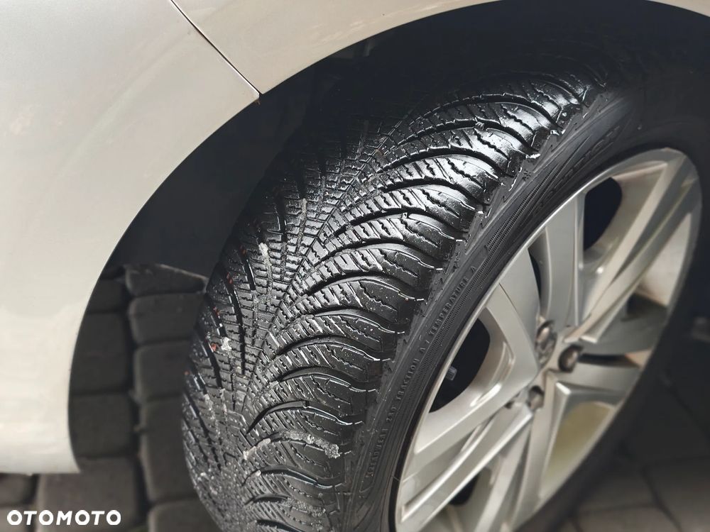 Peugeot 208 1.2 PureTech Style - 11