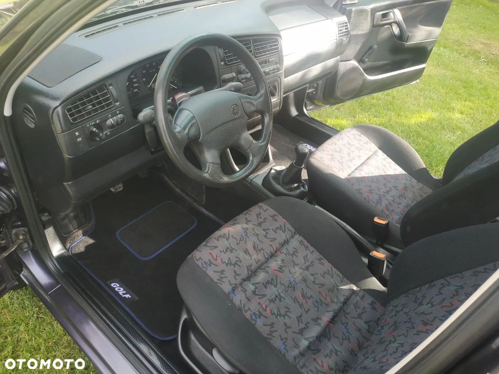 Volkswagen Golf 1.8 GL - 3