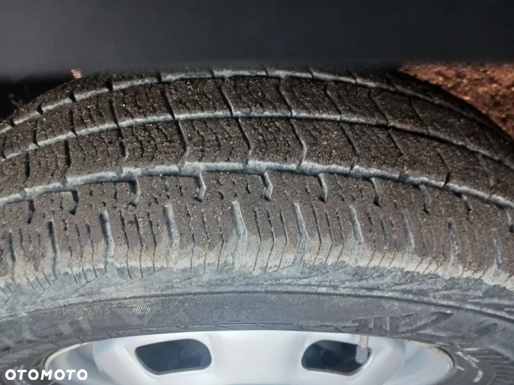 Iveco Daily 35C14 2.3 140 KM 2018r SALON Izoterma Chłodnia Mroźnia Agregat zasilanie zew. 250 tyś km - 24