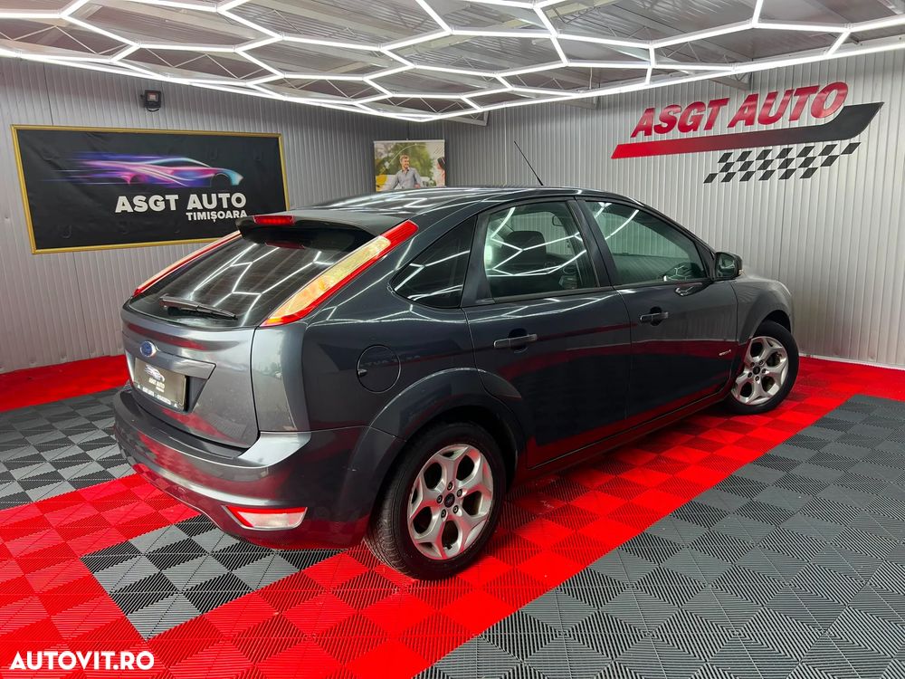 Ford Focus - 8