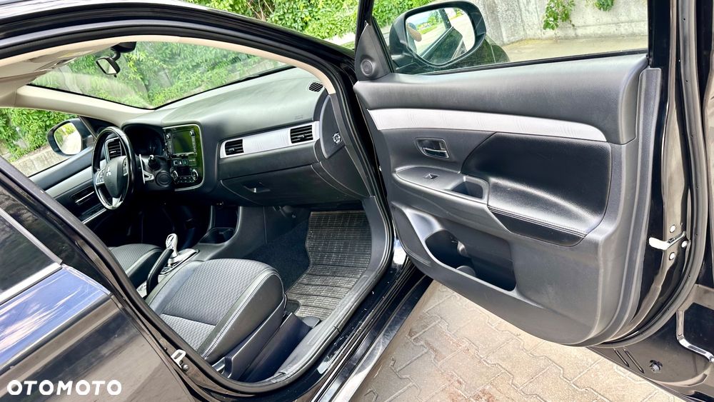 Mitsubishi Outlander 2.0 4WD Top - 16
