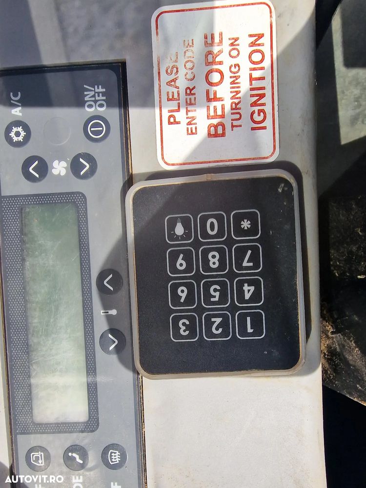 Hitachi ZX65-6, 2023, 1.208h, Masa operationoala 6,5t, lamaAd sapare 5m, CUPLA RAPIDA HIDRAULICA +3 CUPE NOI, senile cauciuc PAD 90% ok, Inst picon, Aer conditionat, Sistem antifurt, Ridica 3t, posibilitate leasing 4 ani, STARE CA NOU-PROMOTIE 55.900 EUR+Tva - 32