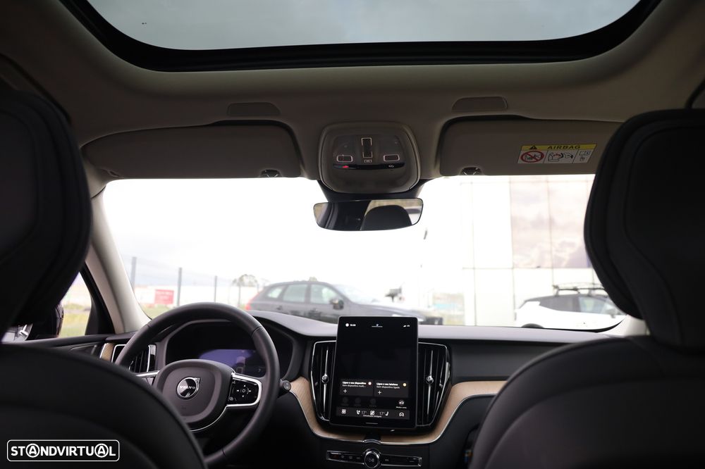 Volvo XC 60 2.0 T6 PHEV Plus Dark AWD - 24