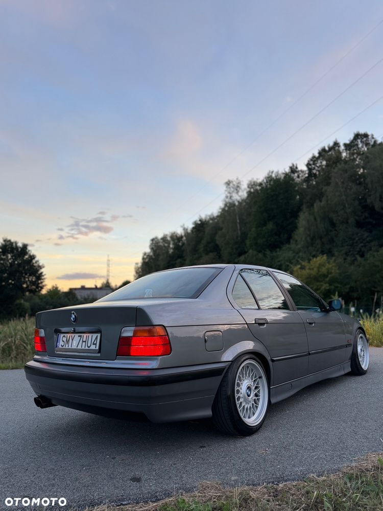 BMW Seria 3 320i - 33