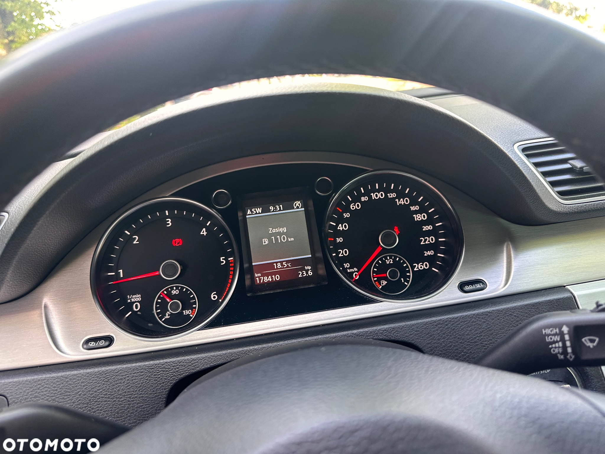 Volkswagen Passat Variant 2.0 TDI BlueMotion Technology R-Line - 10