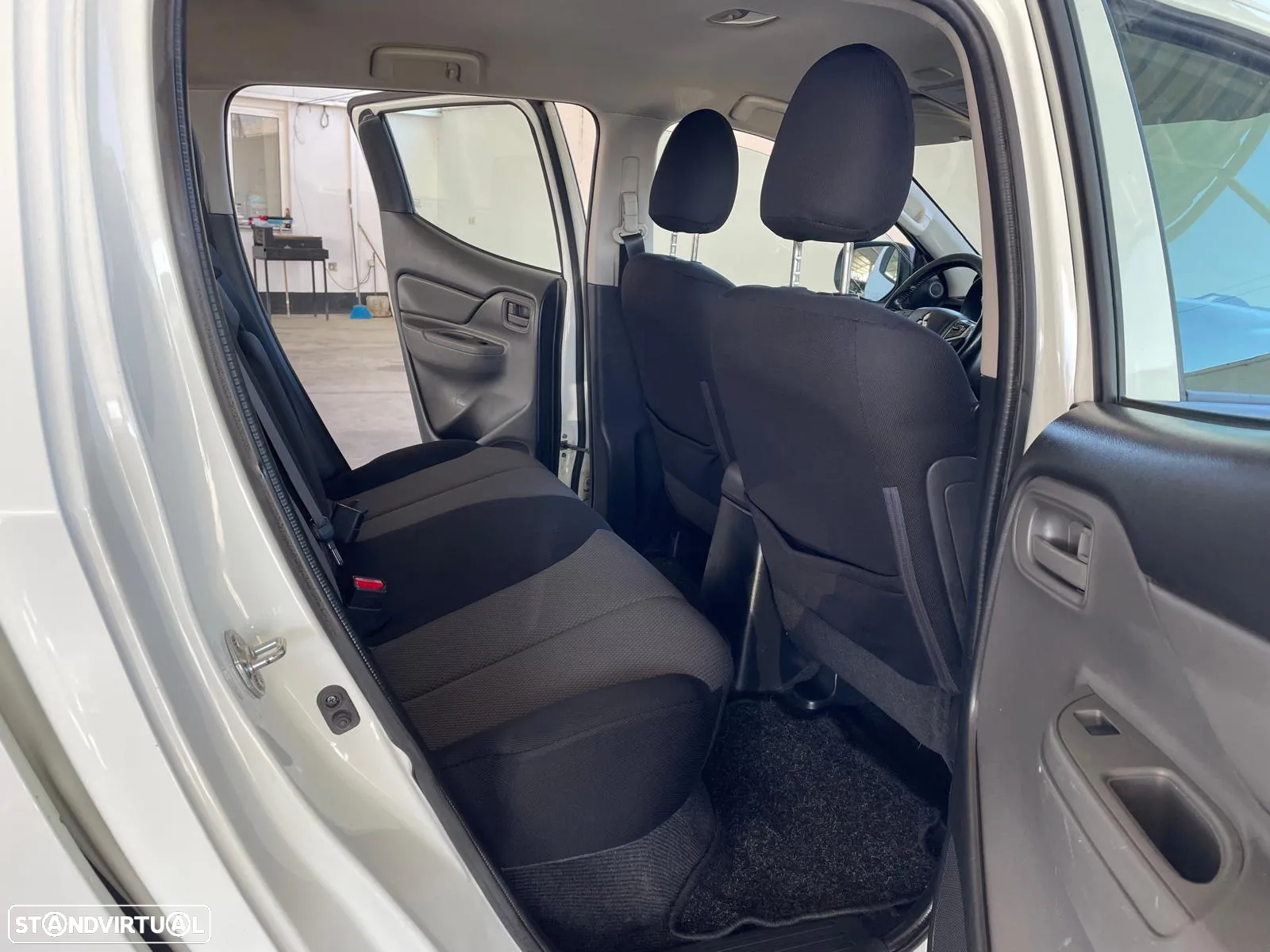 Mitsubishi L200 2.4 DI-D CD Invite 2WD - 29