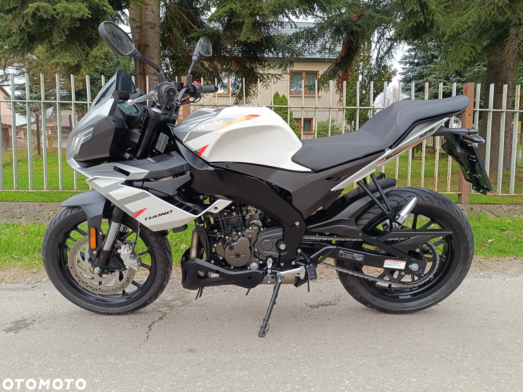 Aprilia Tuono - 11