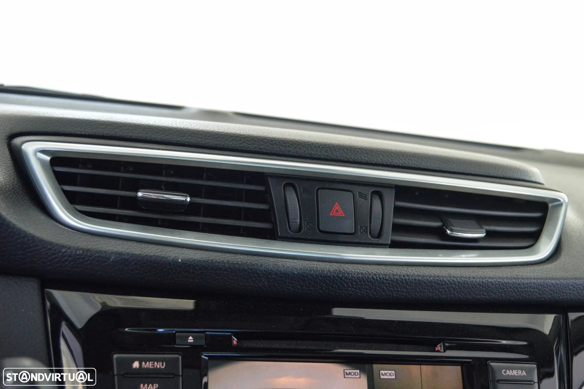 Nissan Qashqai 1.5 dCi N-Connecta J18 - 38