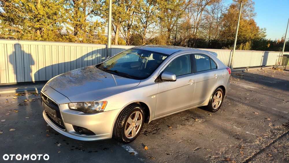 Mitsubishi Lancer 1.8 Inform - 1
