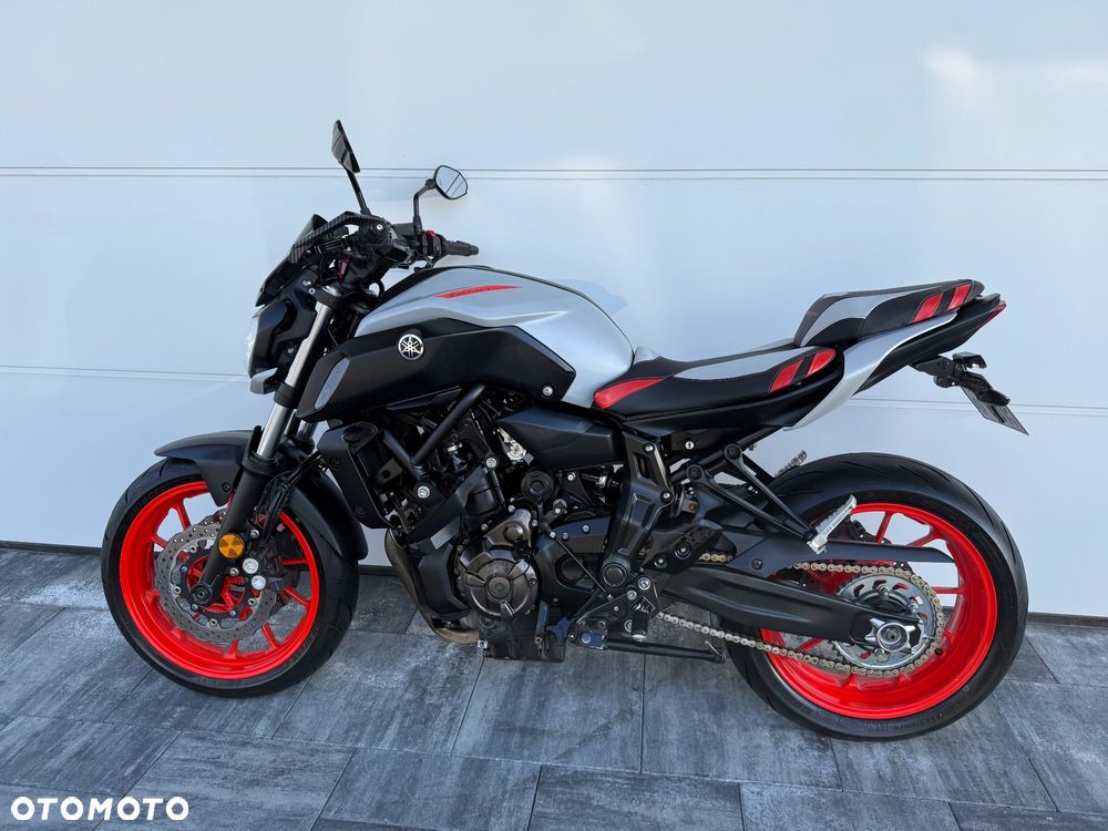 Yamaha MT - 2