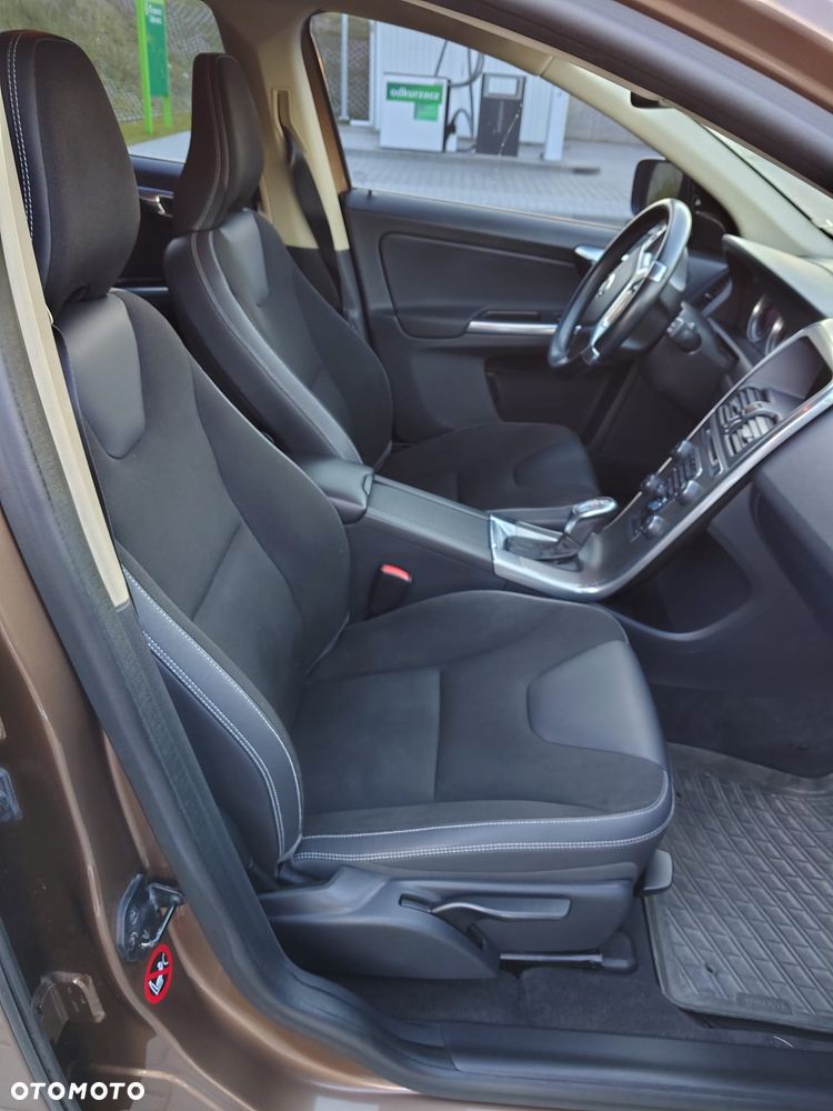 Volvo XC 60 - 8