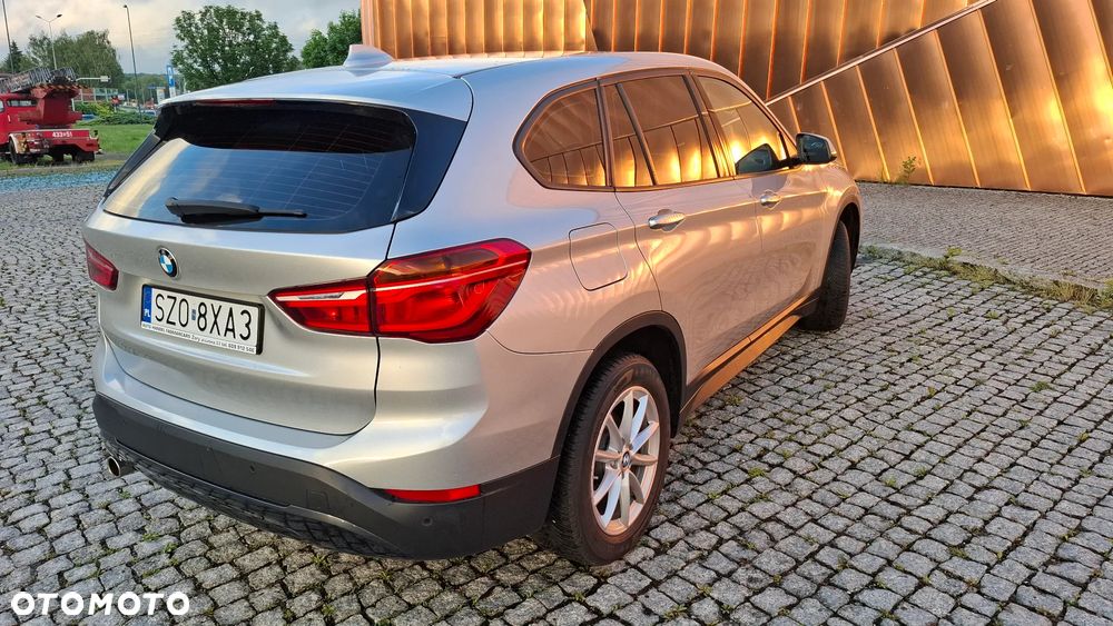 BMW X1 sDrive18i Advantage - 9