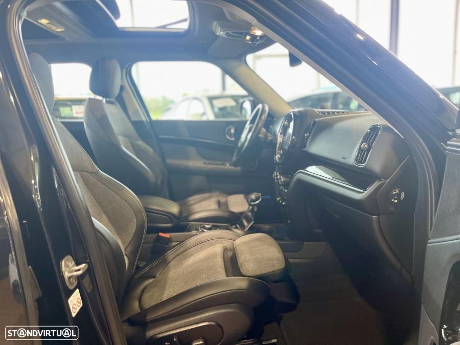 MINI Countryman Cooper SE ALL4 Auto - 38