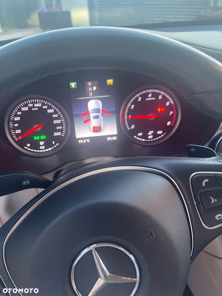 Mercedes-Benz GLC - 12