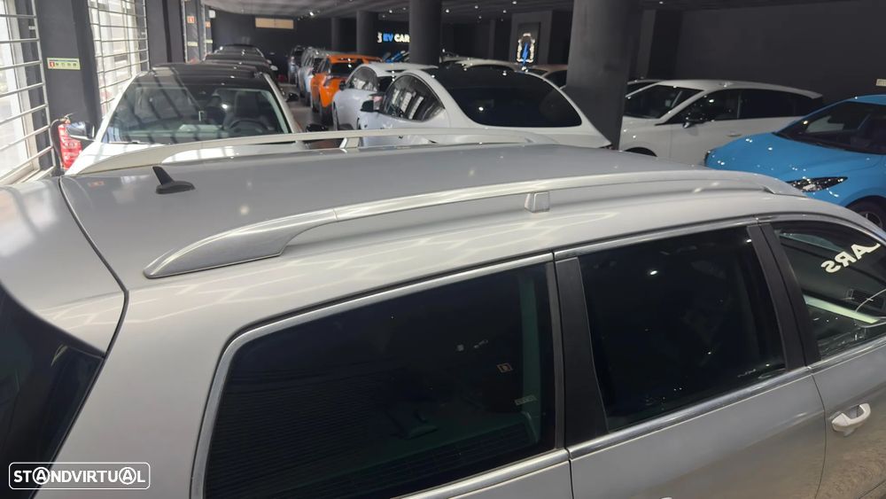 VW Passat Variant 2.0 TDI Highline - 28