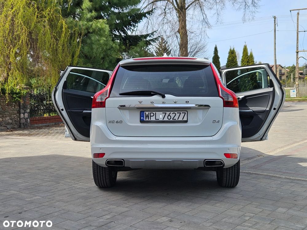 Volvo XC 60 D4 Momentum - 8