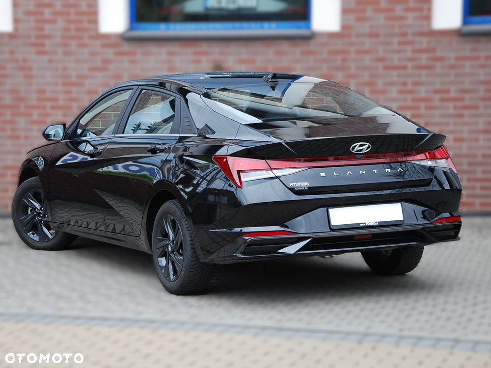 Hyundai Elantra 1.6 Smart CVT - 3