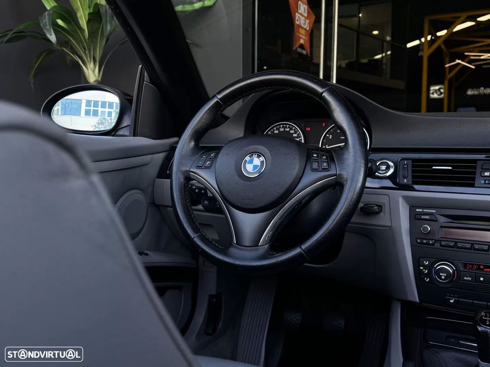BMW 320 i Cabrio - 29