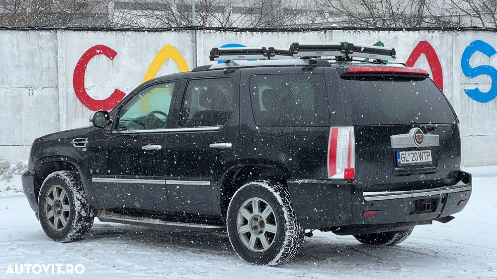 Cadillac Escalade - 11
