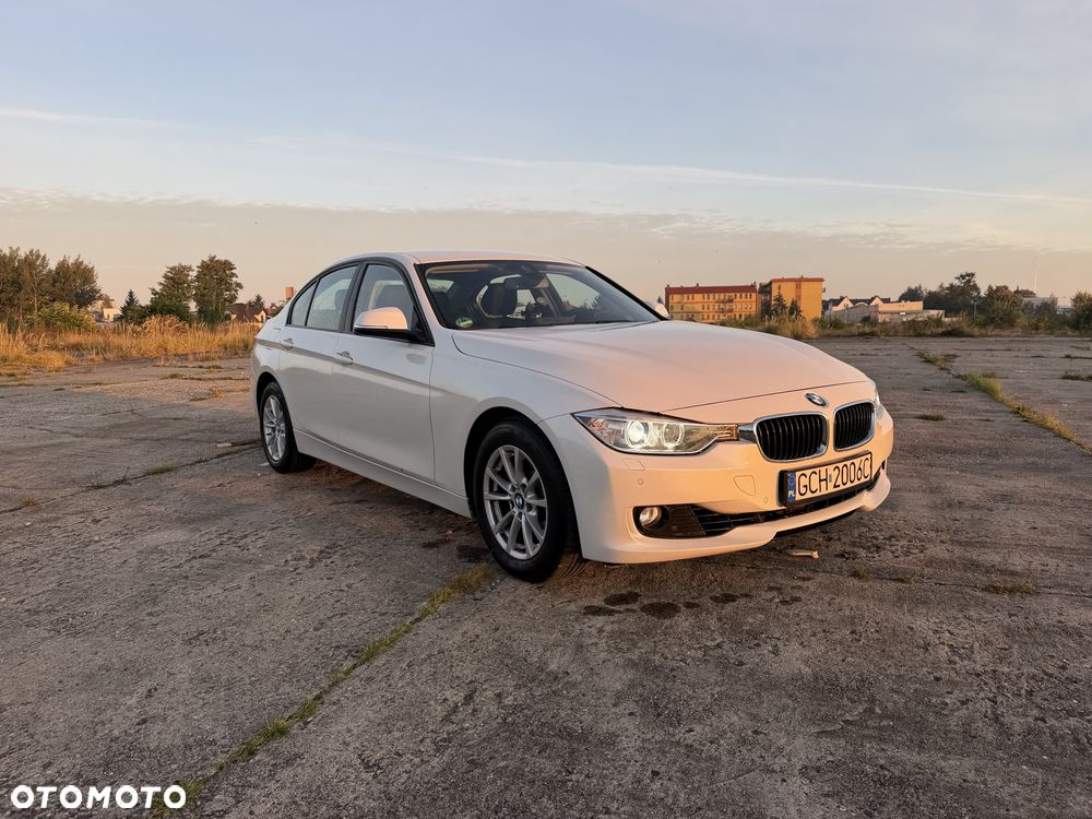 BMW F30 2012 photo 3