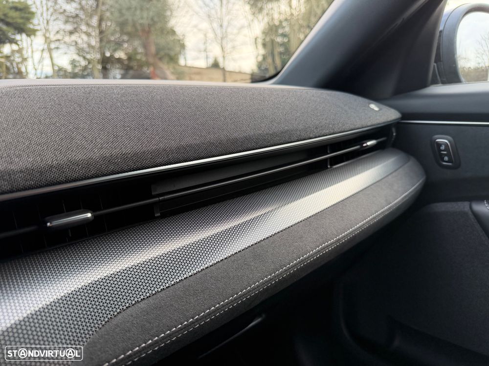 Ford Mustang Mach-E 98.7 kWh GT AWD - 32