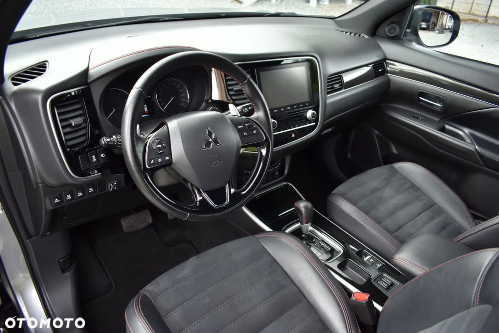 Mitsubishi Outlander 2.0 4WD CVT Diamant Edition+ - 24