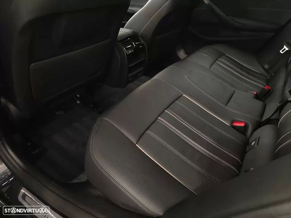 BMW 520 e Line Luxury - 42