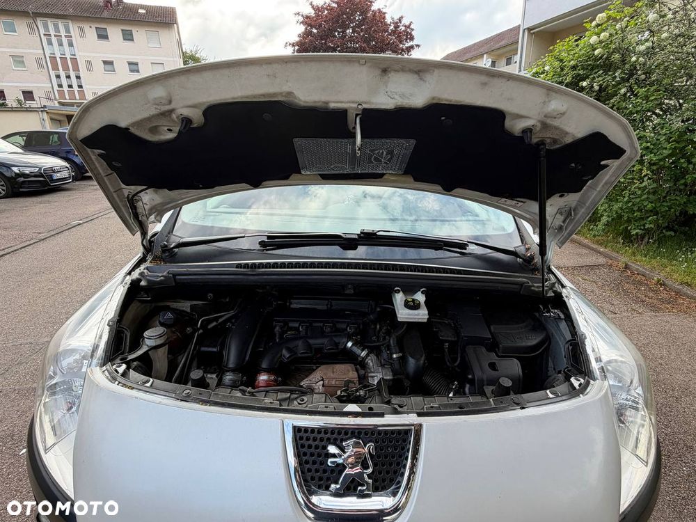 Peugeot 3008 1.6 Allure - 21