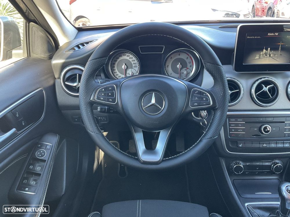 Mercedes-Benz GLA 180 d - 21