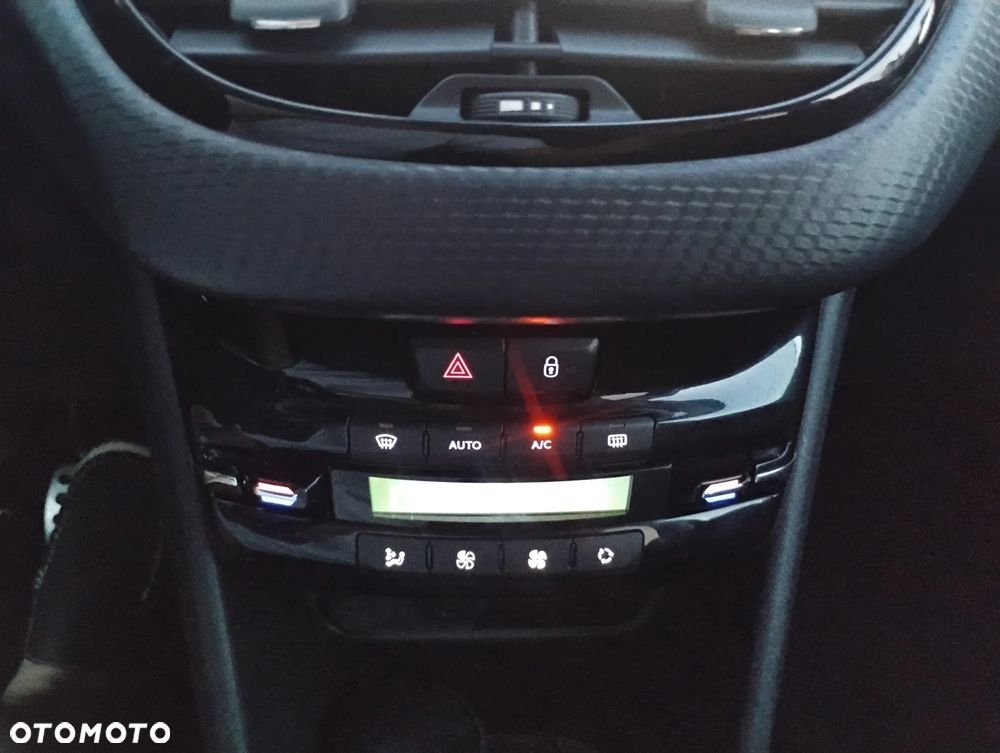 Peugeot 2008 BlueHDi FAP 120 STOP & START GT-Line Edition - 24