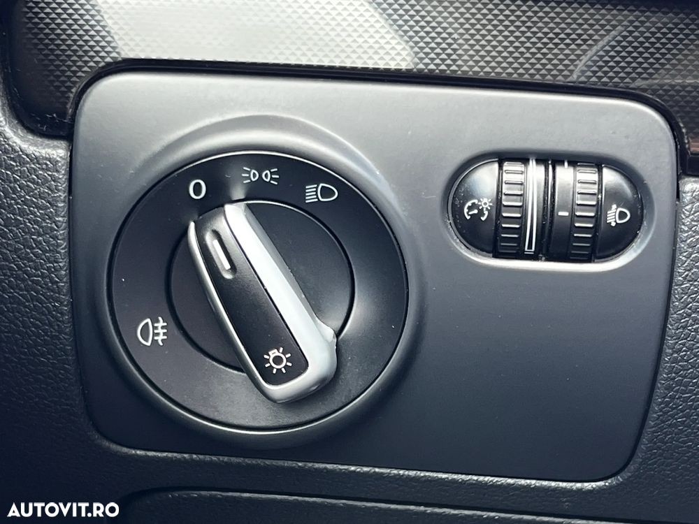 Volkswagen Golf 1.6 Comfortline - 22