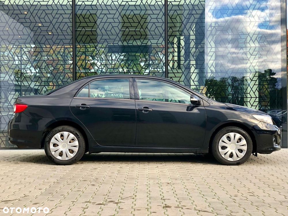 Toyota Corolla 1.6 Premium + - 4