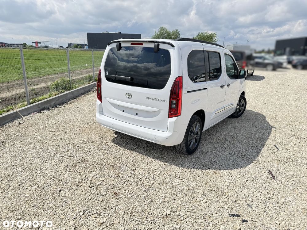 Toyota Proace City Verso 1.5 D-4D Family - 4