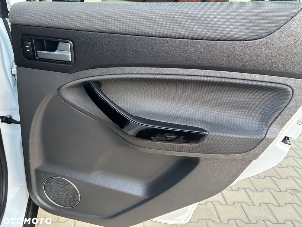 Ford Kuga 2.0 TDCi 2x4 Trend - 26