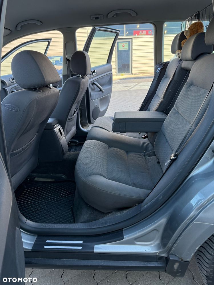 Volkswagen Passat 1.9 TDI Highline - 14