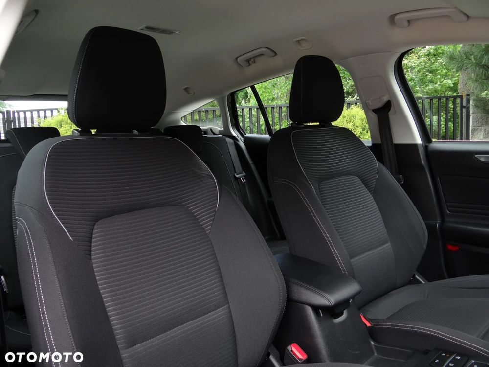 Ford Focus 1.5 EcoBlue Start-Stopp-System TITANIUM - 24