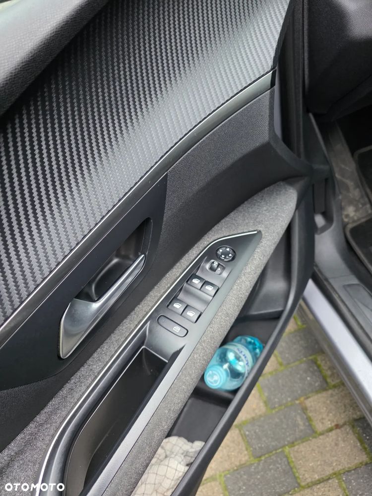 Peugeot 3008 1.6 BlueHDi Active S&S EAT6 - 8