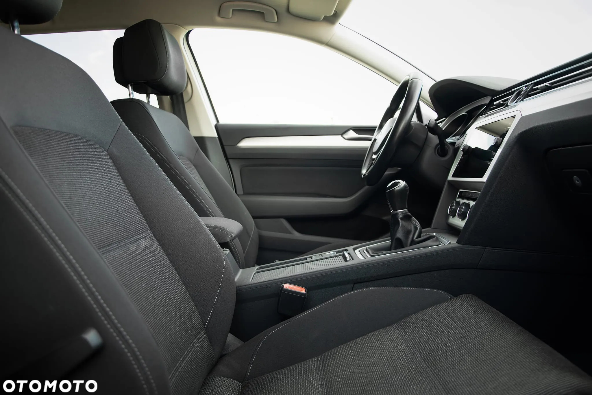 Volkswagen Passat 2.0 TDI BMT Comfortline - 16