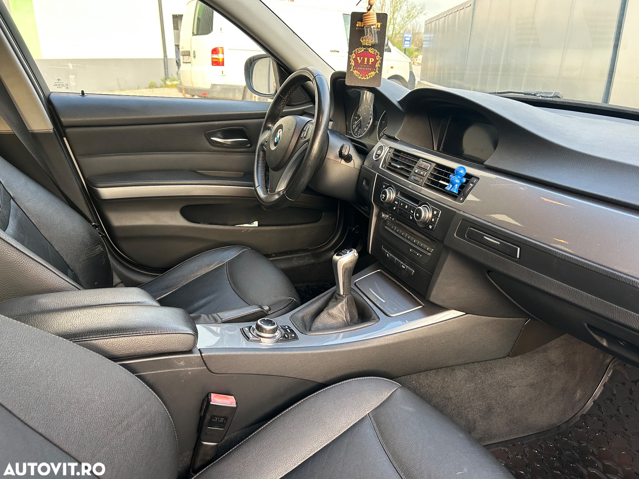 BMW Seria 3 318d - 4