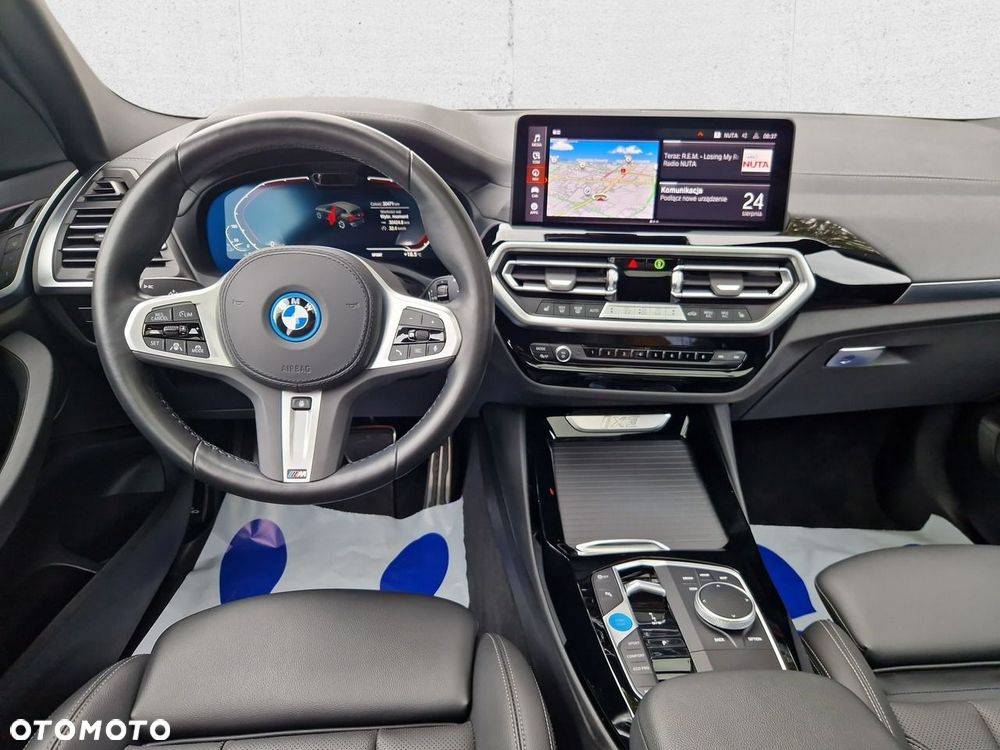 BMW iX3 - 18