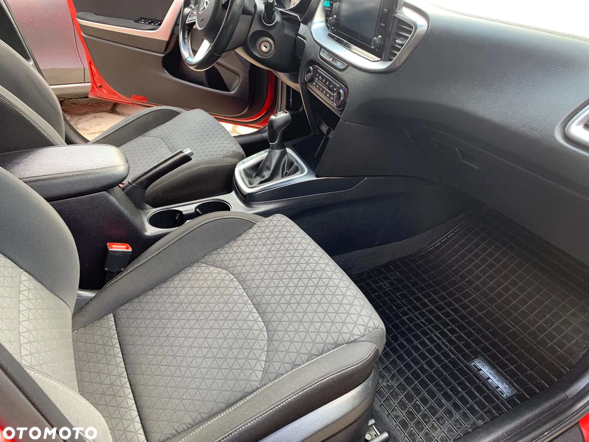 Kia Ceed 1.4 T-GDI M - 11