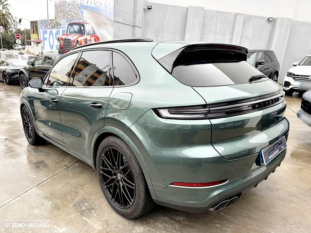Porsche Cayenne Turbo E-Hybrid - 4