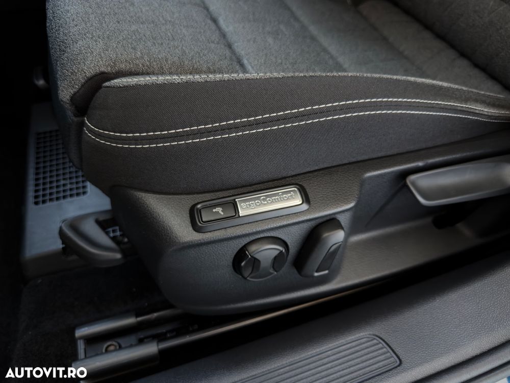 Volkswagen Passat 2.0 TDI SCR DSG Business - 40