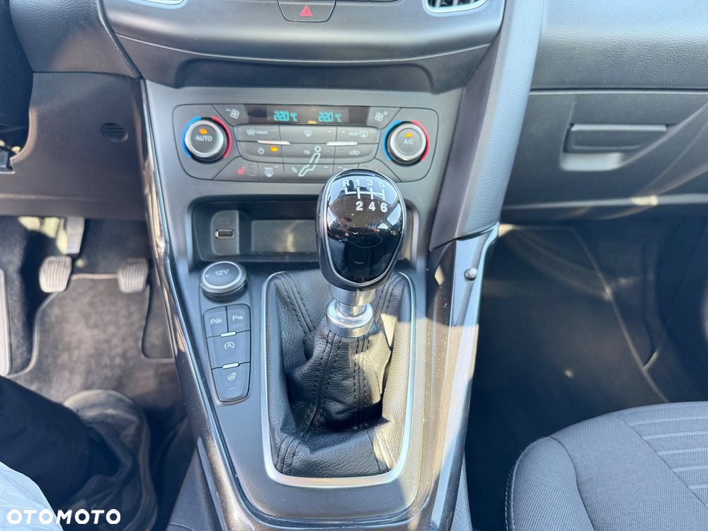 Ford Focus 1.5 EcoBoost Titanium ASS - 33