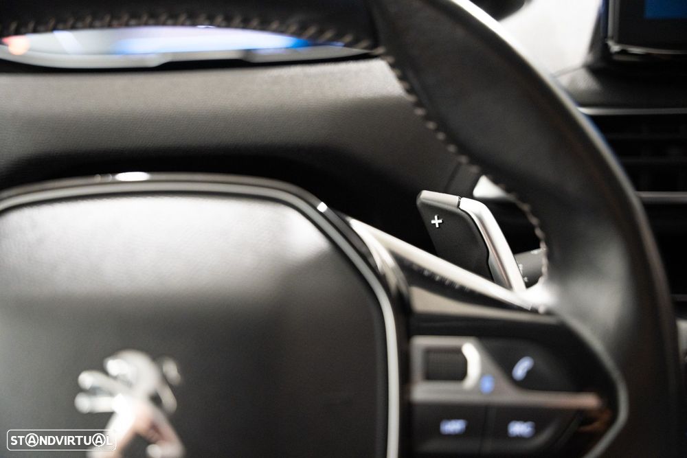 Peugeot 5008 1.2 PureTech Allure EAT8 - 18