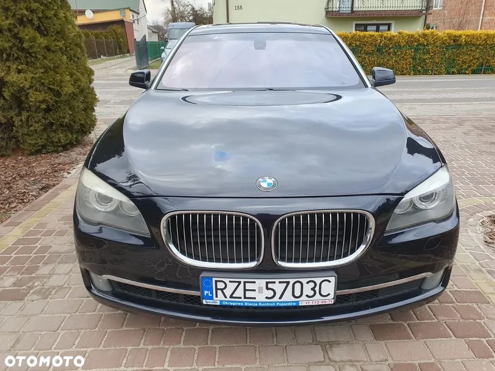 BMW Seria 7 750i xDrive - 3