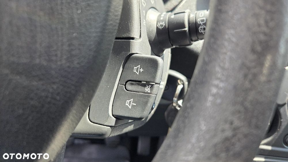 Renault Clio 1.2 16V Authentique - 21
