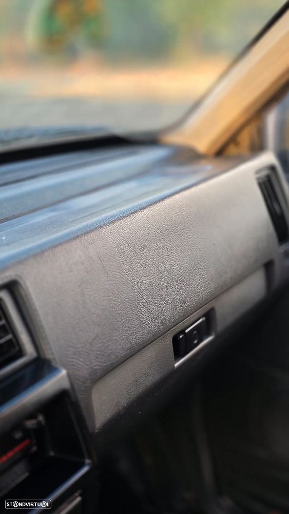 Nissan Pick Up - 24