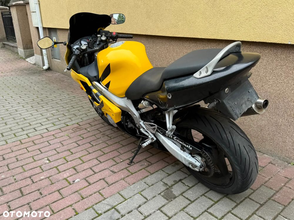 Honda CBR - 9